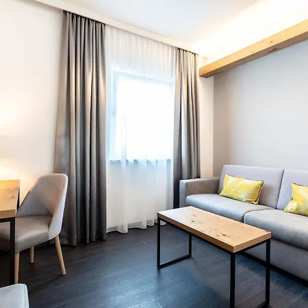 Poeltnerhof Szálloda 3*