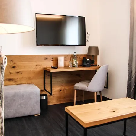 Poeltnerhof ホテル ヴァイルハイム・イン・オーバーバイエルン