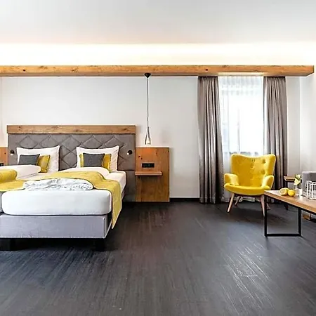 מלון Poeltnerhof 3*